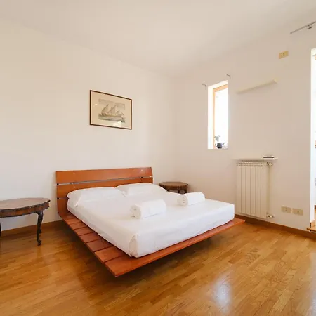 Gian's Trevi Buddyrent Apartamento